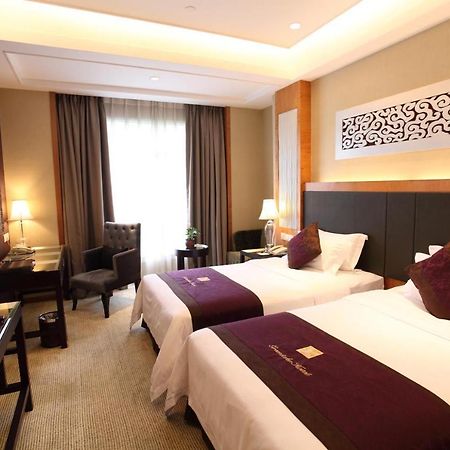 Green Lake Hot Spring Hotel Foshan Dış mekan fotoğraf